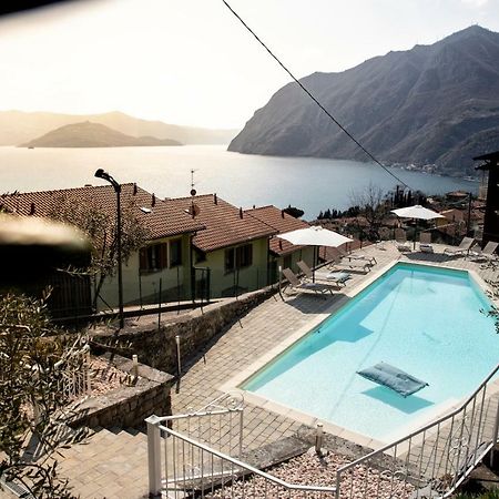Hotel Miranda Riva di Solto Esterno foto