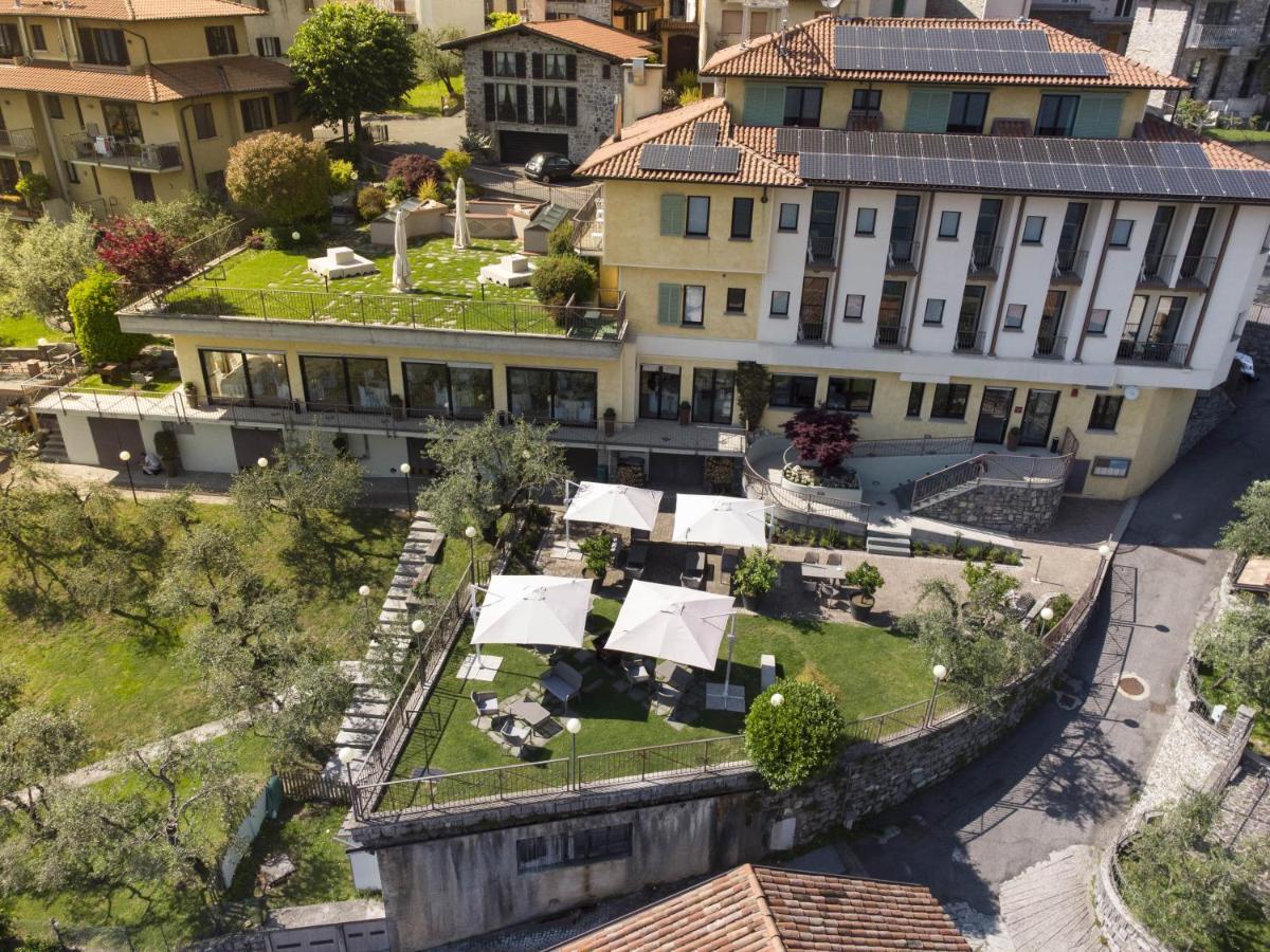 Hotel Miranda Riva di Solto Esterno foto