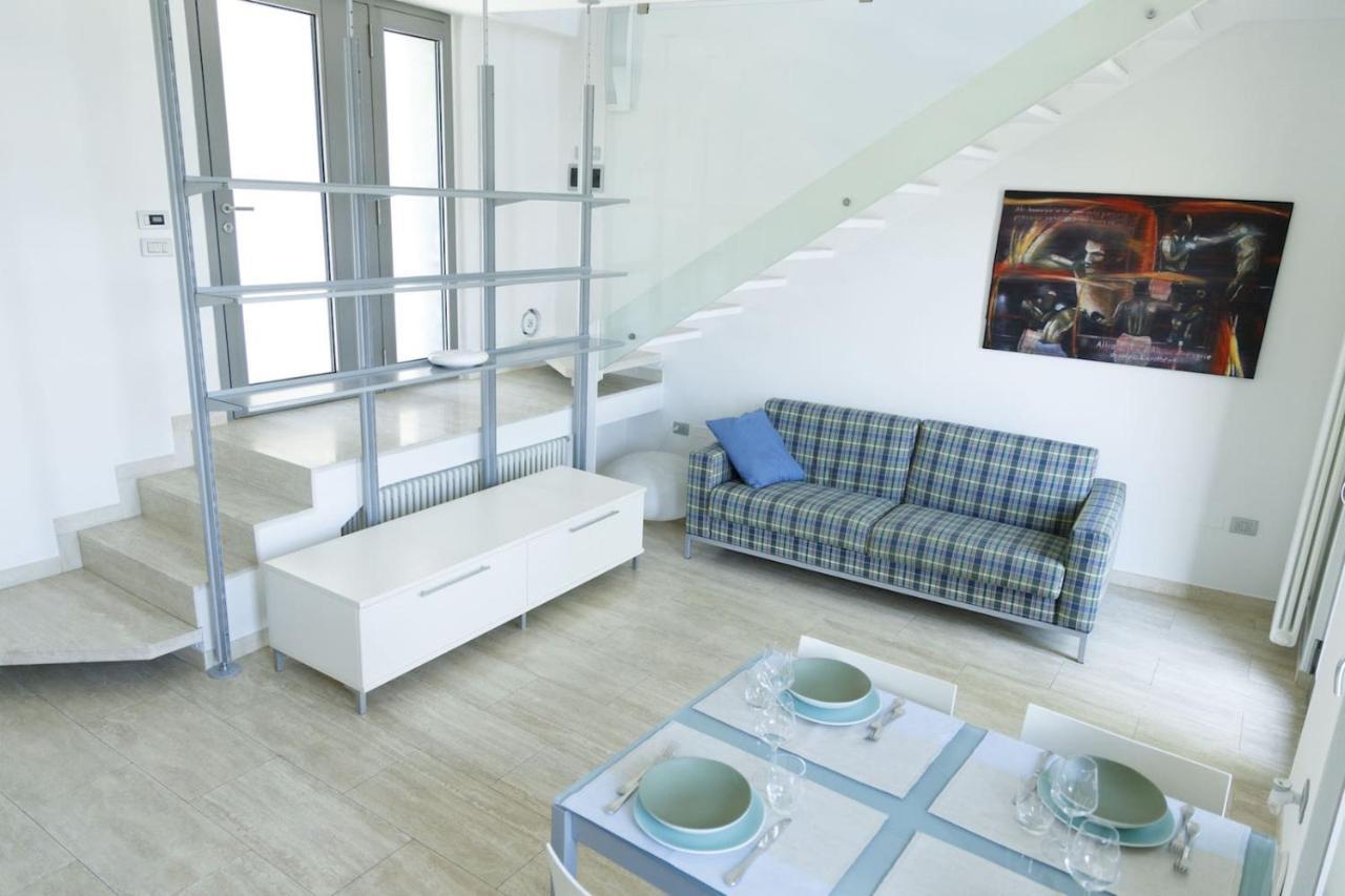 Hotel Miranda Riva di Solto Esterno foto