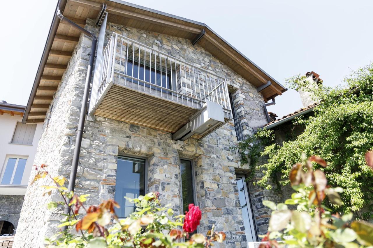 Hotel Miranda Riva di Solto Esterno foto