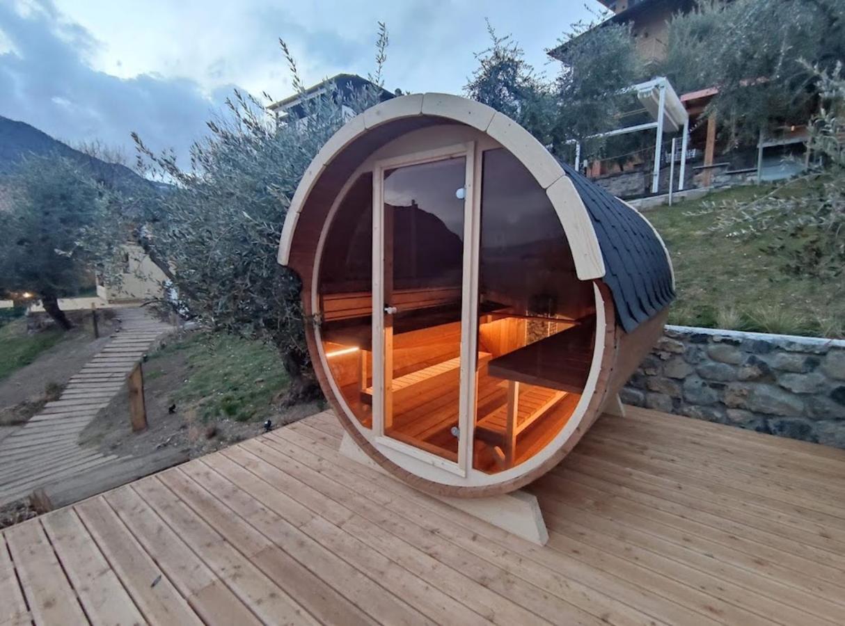 Hotel Miranda Riva di Solto Esterno foto