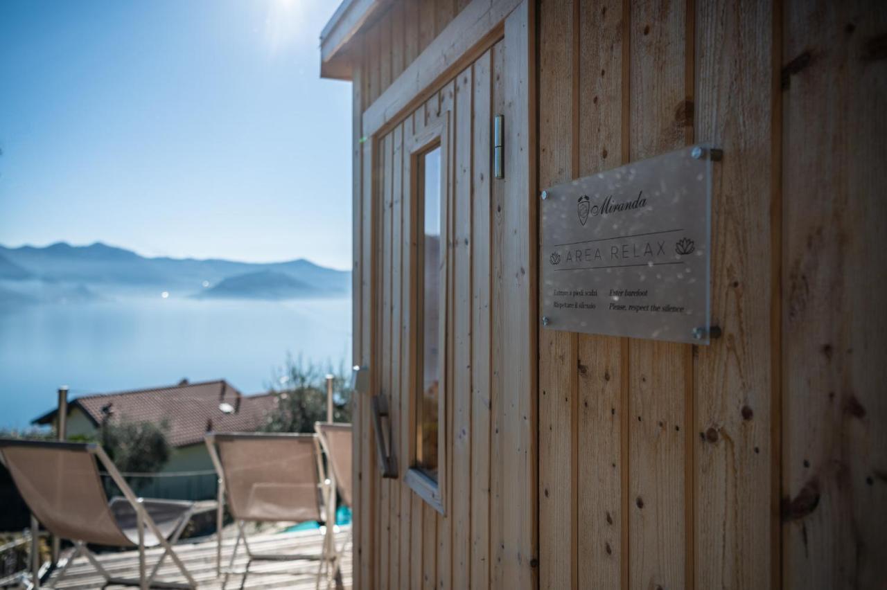 Hotel Miranda Riva di Solto Esterno foto