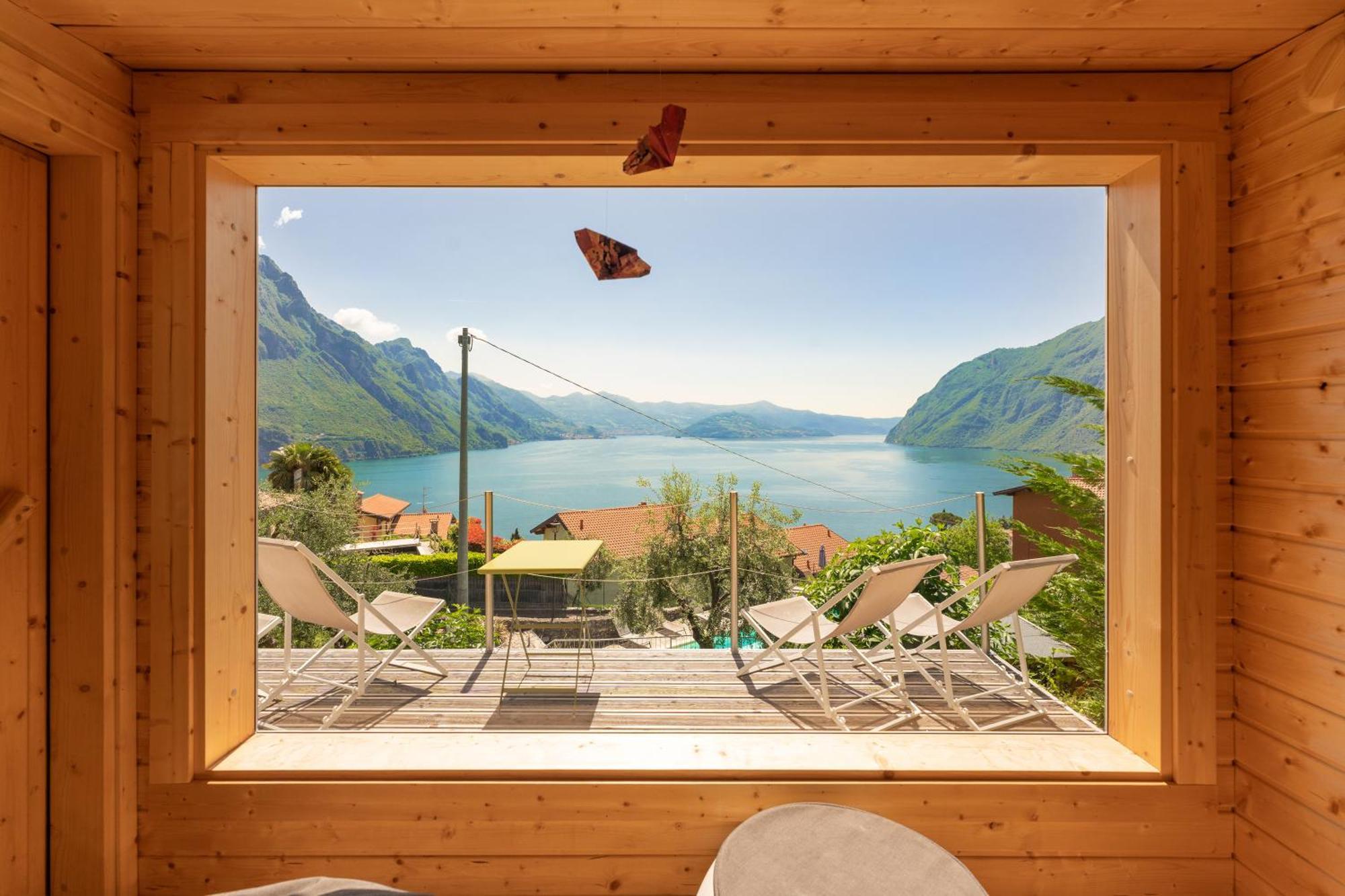 Hotel Miranda Riva di Solto Esterno foto
