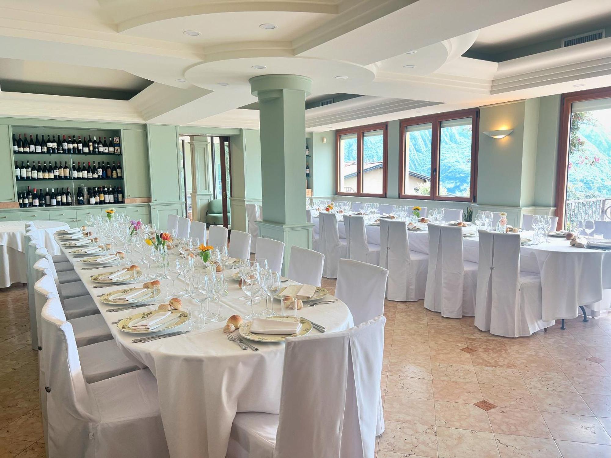 Hotel Miranda Riva di Solto Esterno foto