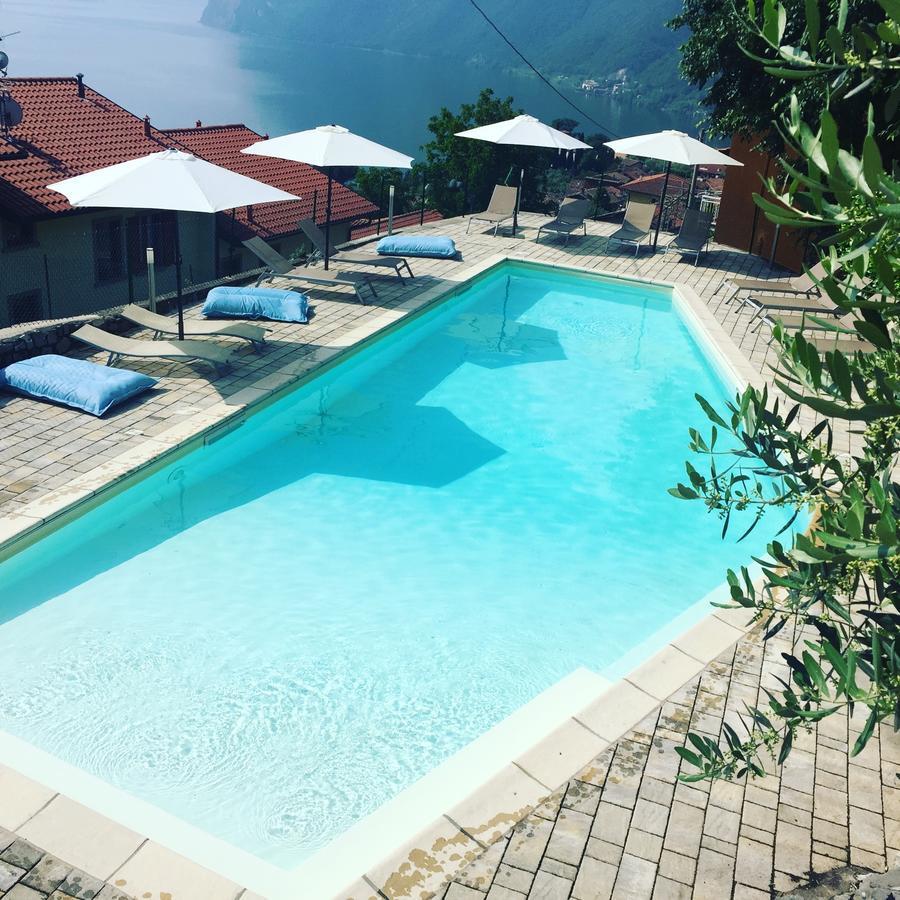 Hotel Miranda Riva di Solto Esterno foto