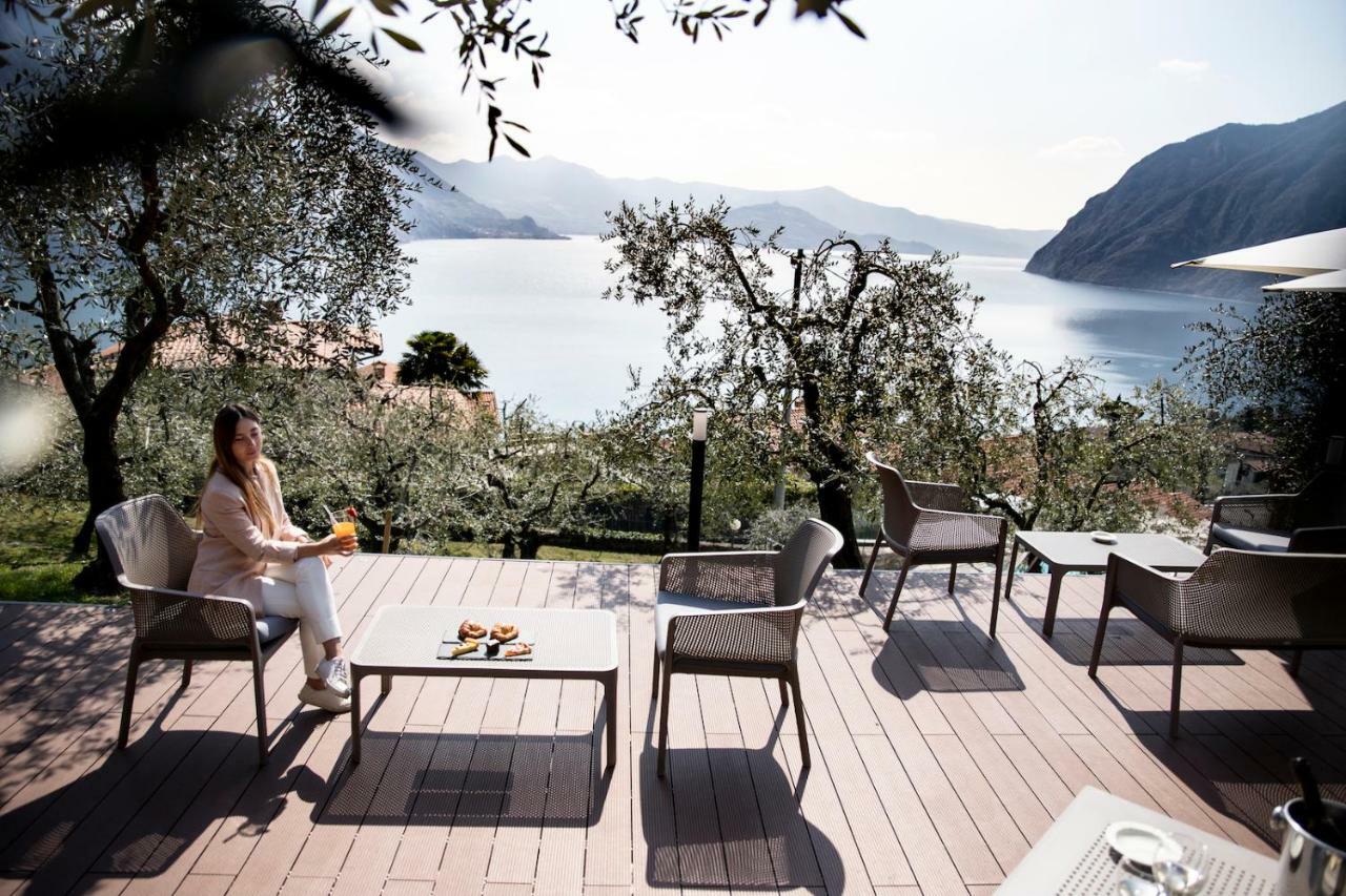 Hotel Miranda Riva di Solto Esterno foto
