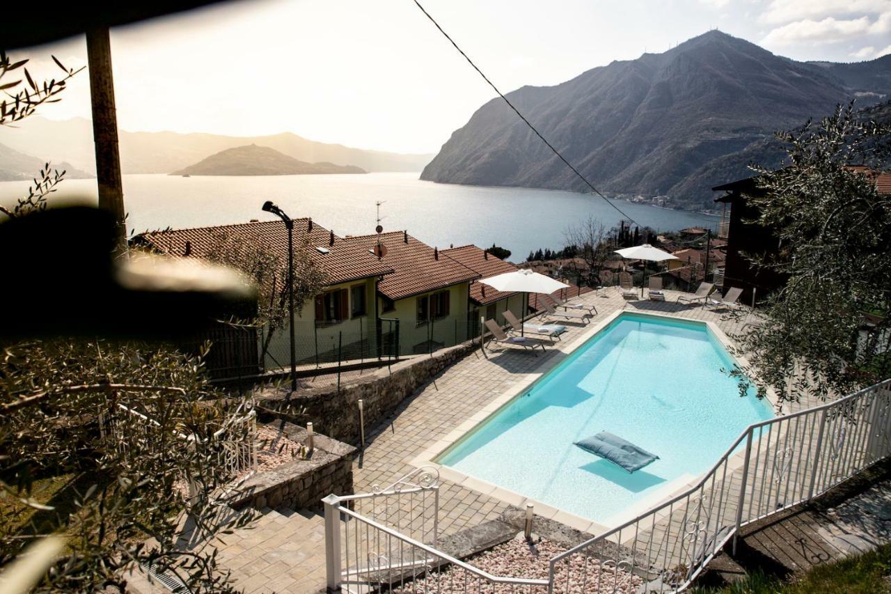 Hotel Miranda Riva di Solto Esterno foto
