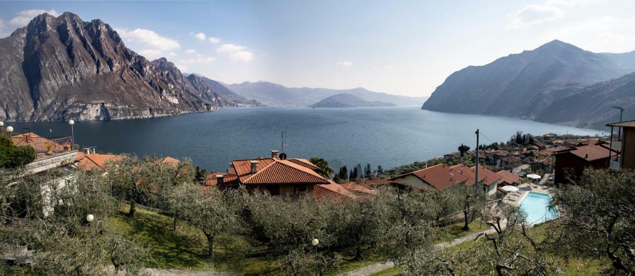 Hotel Miranda Riva di Solto Esterno foto
