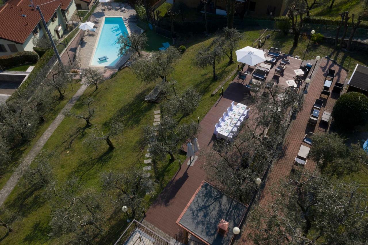 Hotel Miranda Riva di Solto Esterno foto